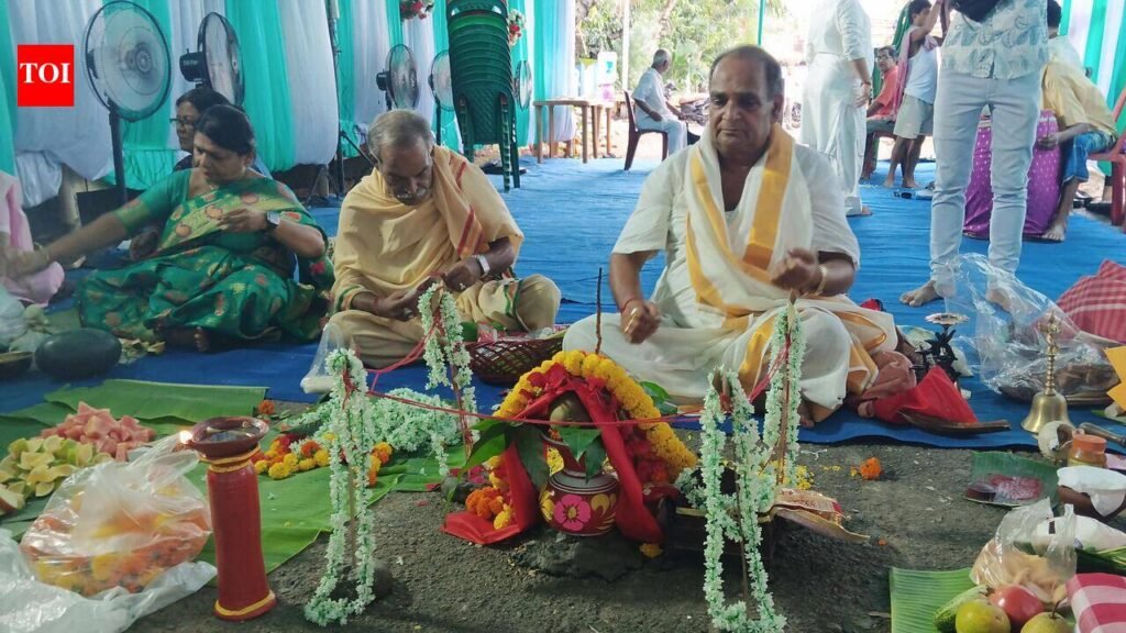 After Court Ends Deadlock Over Panel Vote, Bagbazar Club Holds Khuti Puja | Kolkata News