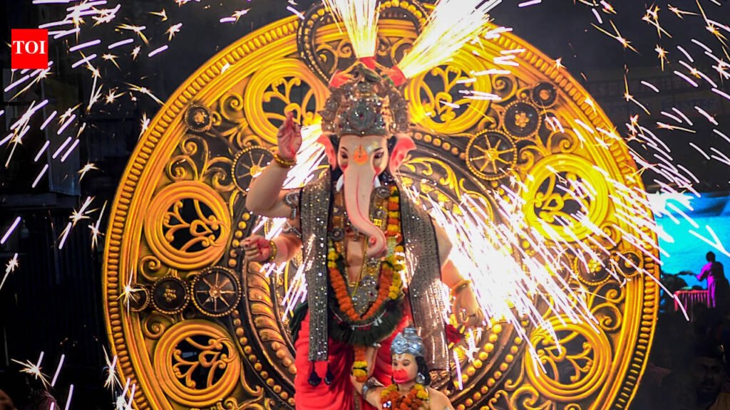 At Pune Ganpati pandal, Assam Rifles DG urges youth to stay rooted, join armed forces | Pune News