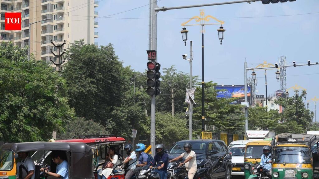 Smart signals fail to beat traffic rush at 141 junctions | Gurgaon News