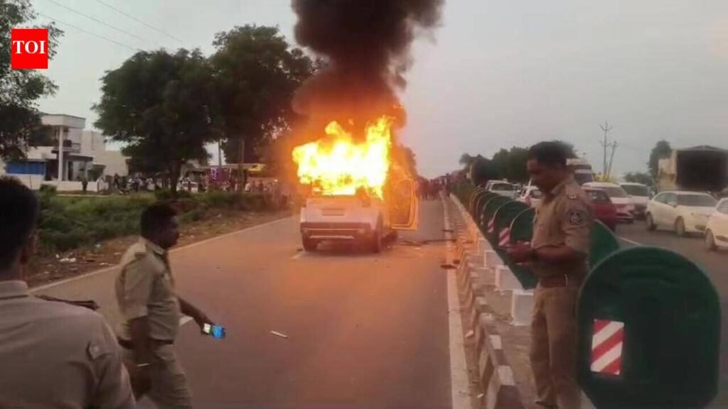 SUV hits 12 pilgrims going on foot to Ambaji, one dead | Rajkot News