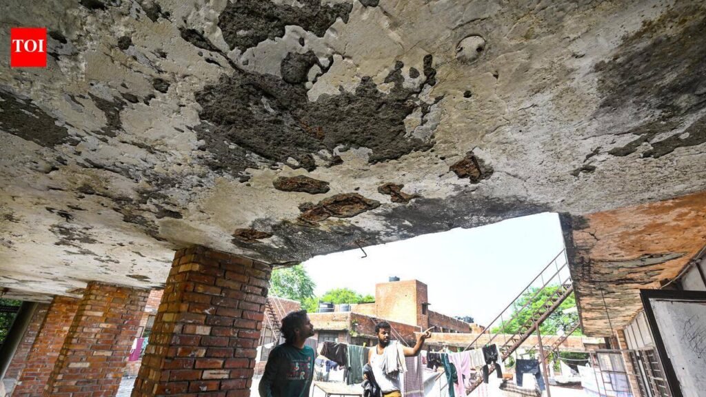 At JNU, wait for a hostel room begins in a mess hall | Delhi News