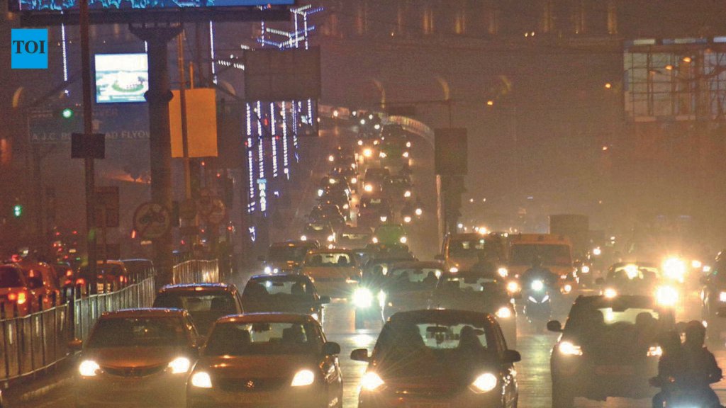 Car catches fire on Maa, traffic hit for 40 mins | Kolkata News