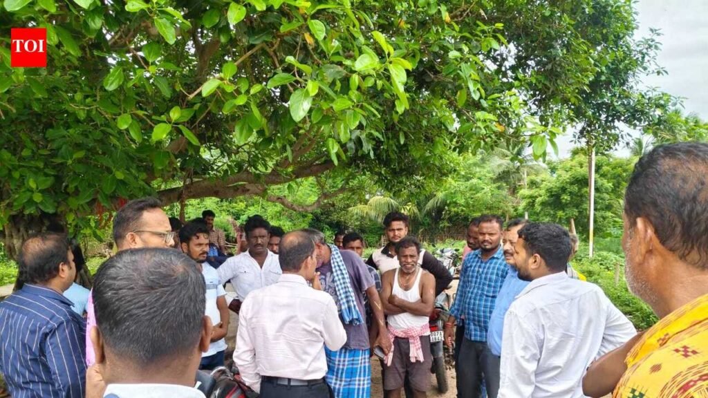 After red alert, Ganjam & Kandhamal gear up with control room, cyclone shelters | Bhubaneswar News