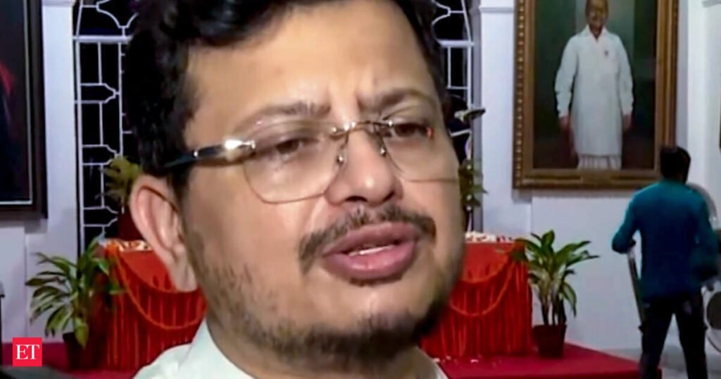 TMC rebel MPs seek four more weeks for replying to Lok Sabha disqualification notices