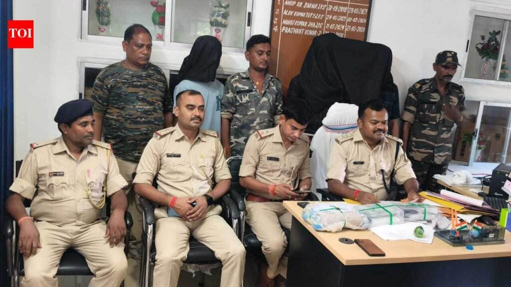 Son, mother foil CSP loot bid; 2 held in Palamu | Ranchi News