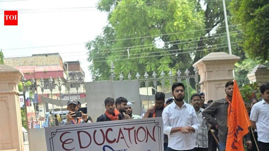 ABVP submits memorandum to AU admin seeking facility upgrades | Prayagraj News