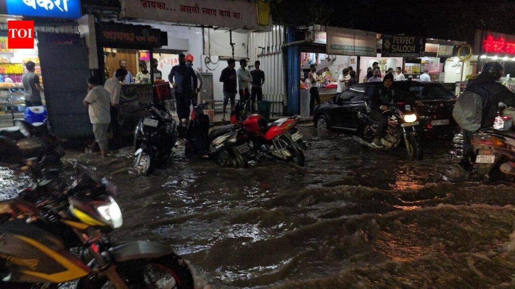 Heavy rain lashes Pune after dry stretch; over 100mm spell waterlogs several Pimpri Chinchwad localities | Pune News