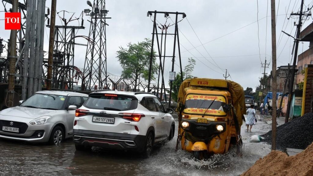 Heavy rain likely in southern, central districts today | Ranchi News