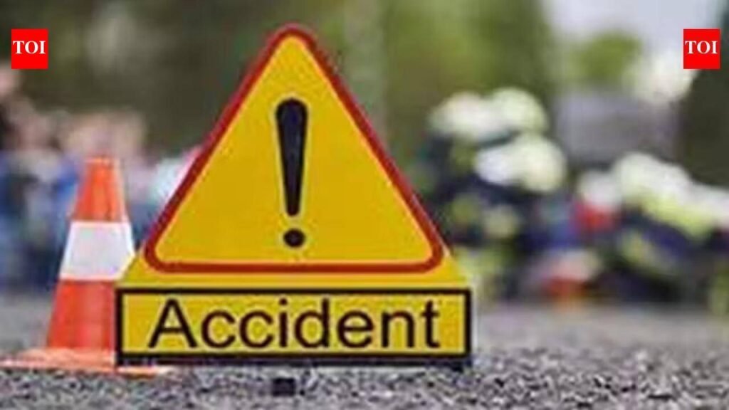 Ten school students injured in van collision | Chennai News