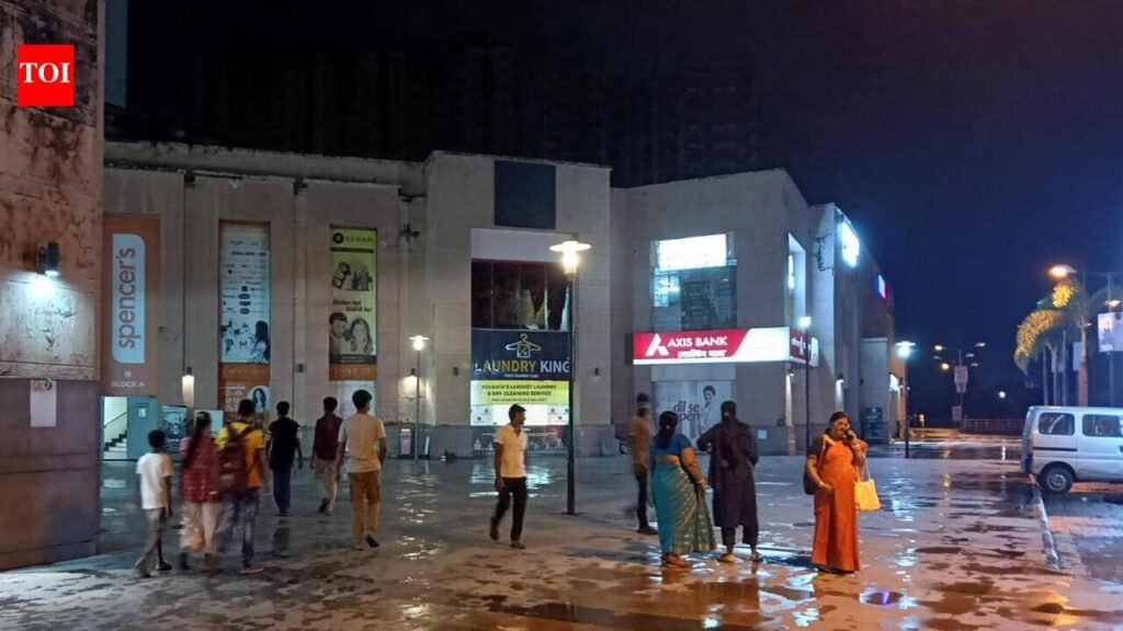 Engineering student stabs classmate at mall over girl | Kolkata News