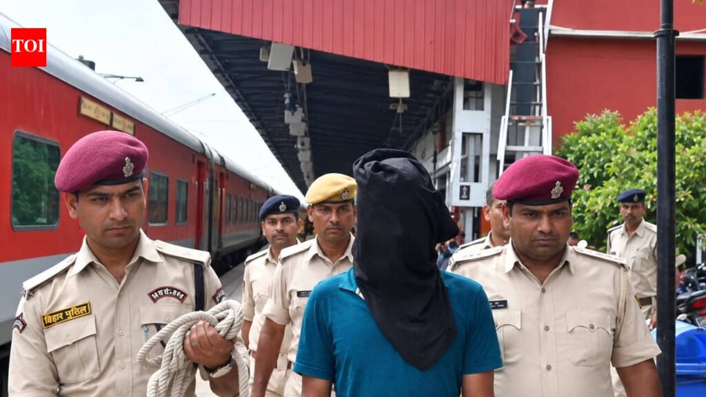 Out on bail, ‘psycho killer’ posing as cop pushes worker off moving train | Patna News