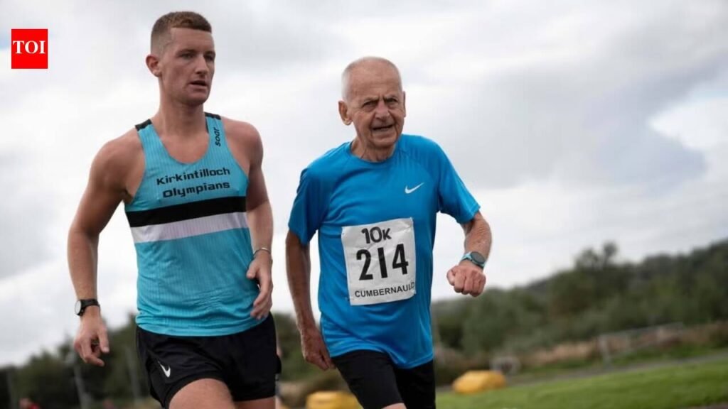 At 90, former paratrooper Ian Winship runs 10K in about an hour with daughter and grandson, setting a world-best time for his age