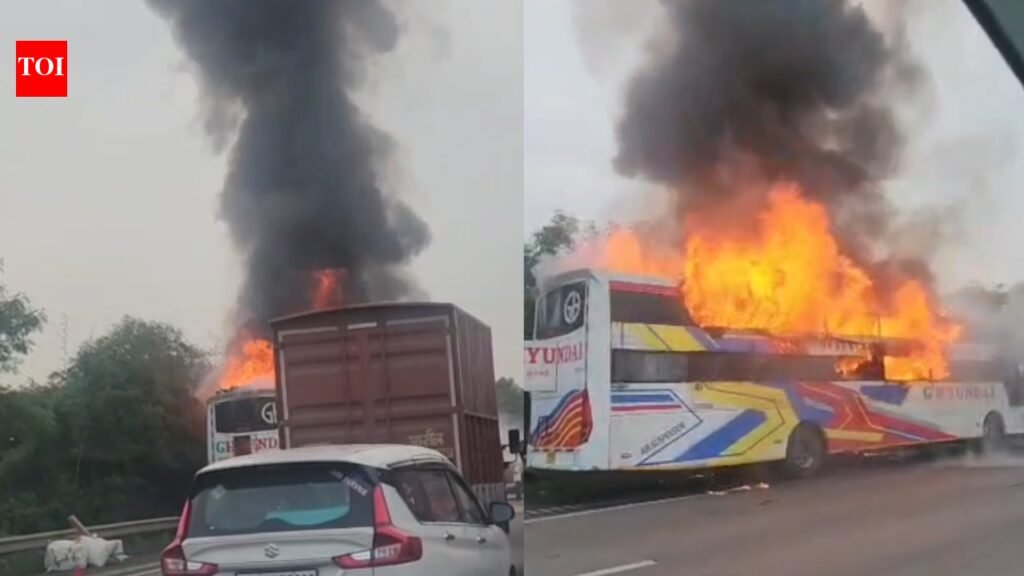 Double-decker tourist bus catches fire on Mumbai-Pune Expressway | Mumbai News