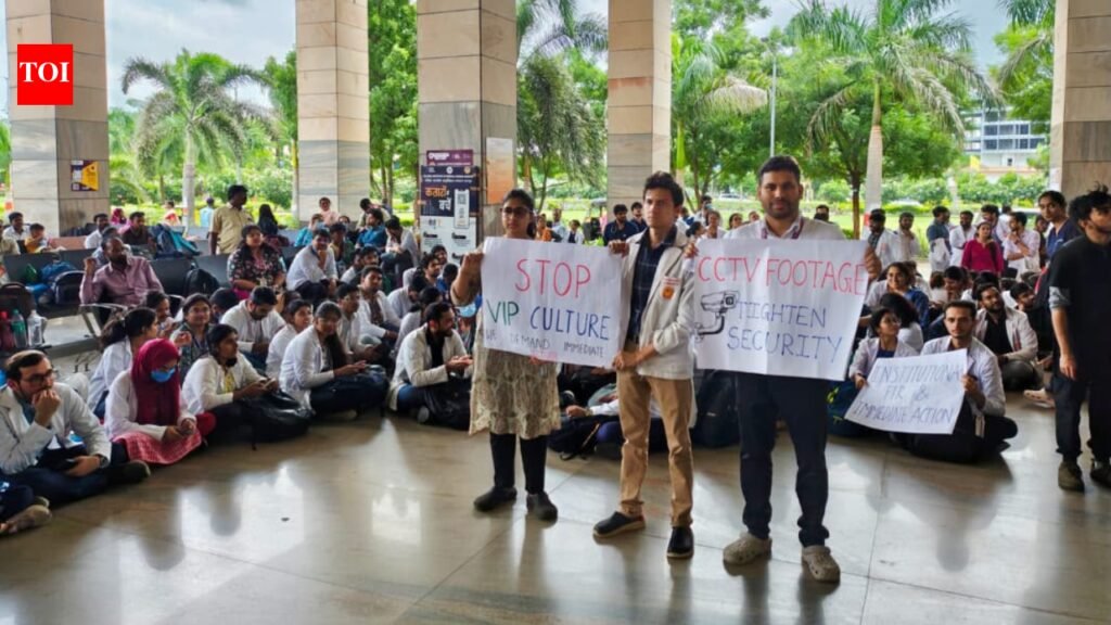 Aiims Nagpur Doctor Protest: AIIMS Nagpur resident doctors start protest, withdraw non-emergency services after assault in ICU | Nagpur News