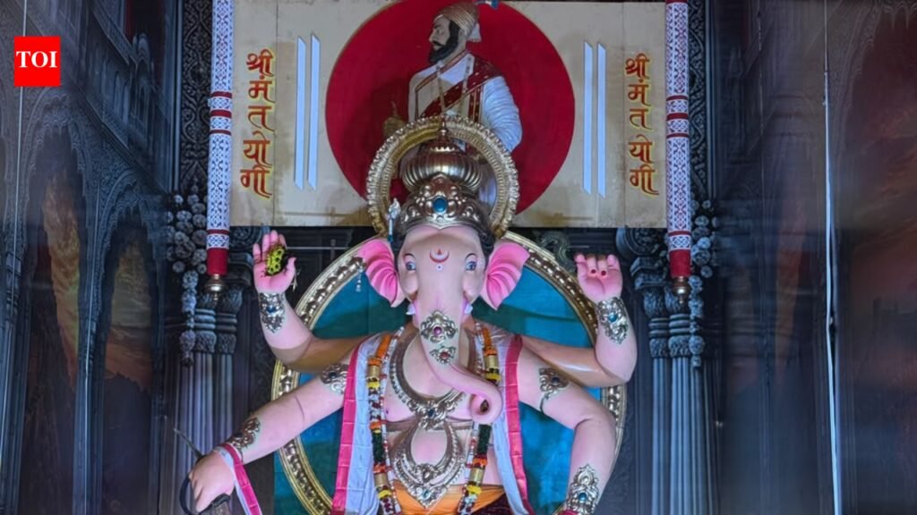 Sutargalli mandal stops immersion, makes reusable fibre idol instead | Mumbai News