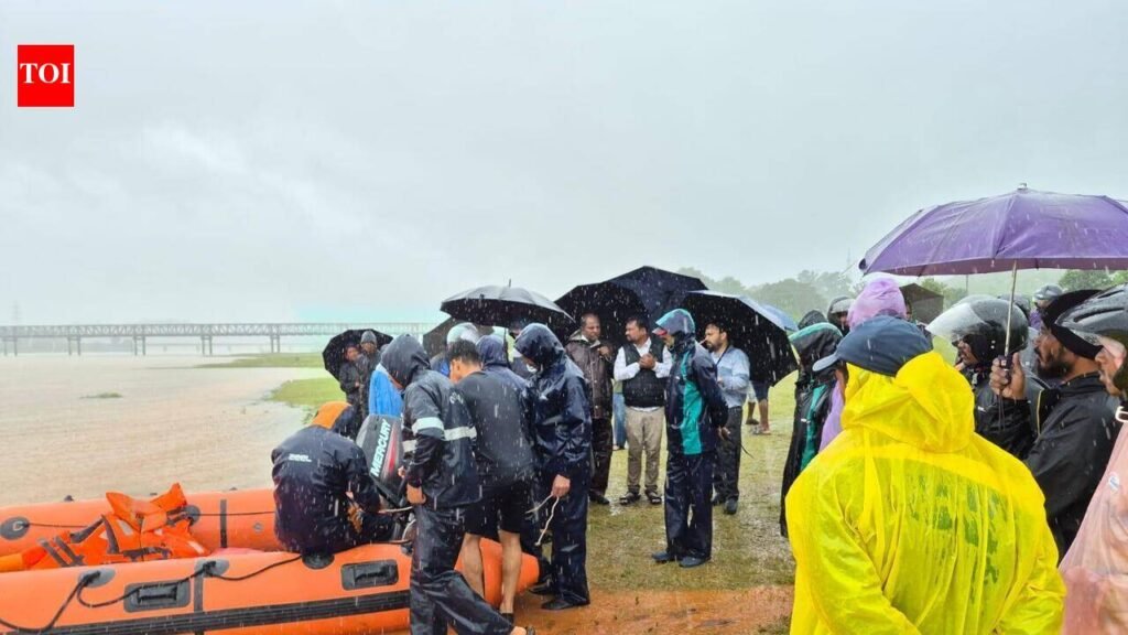 Teacher goes missing after boat capsizes in Kolab reservoir | Bhubaneswar News