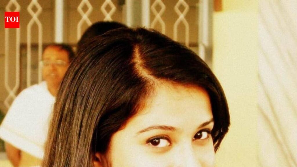 Disha Salian death case: Father submits pen drive containing ‘witness testimony’ to CBI | Mumbai News
