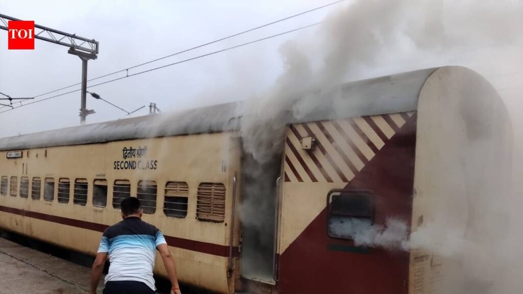 Passenger train bogie catches fire at Koderma | Ranchi News