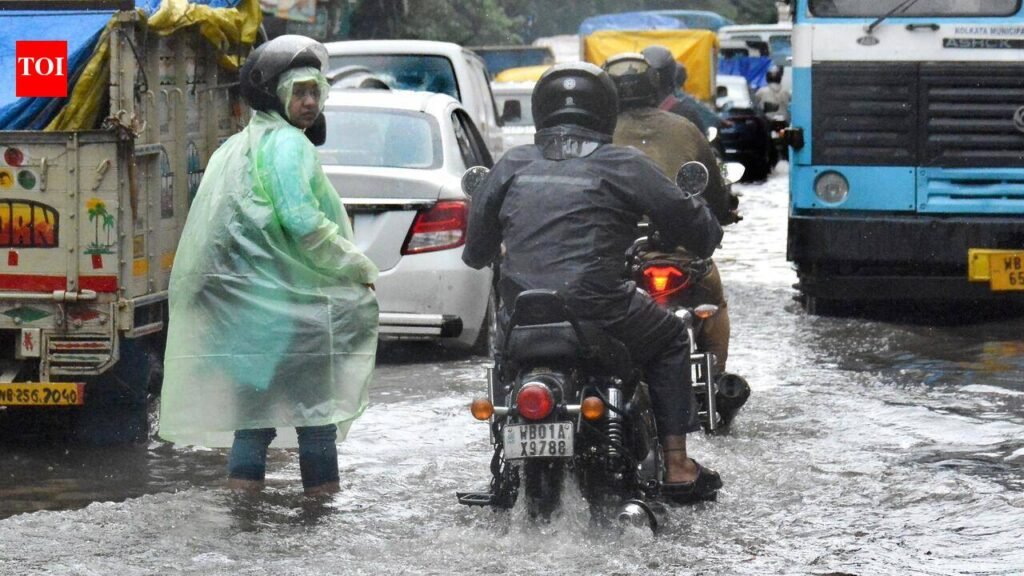 Downpour Floods Kol Pockets, Jodhpur Park Gets Maximum Rain | Kolkata News