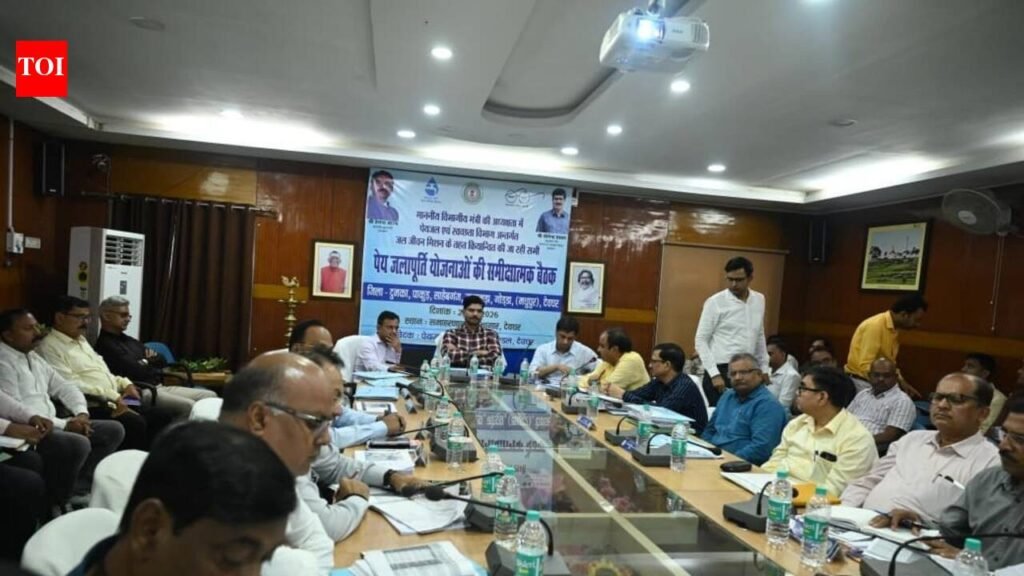 Secretary warns of action over delays in Jal Jeevan Mission projects | Ranchi News