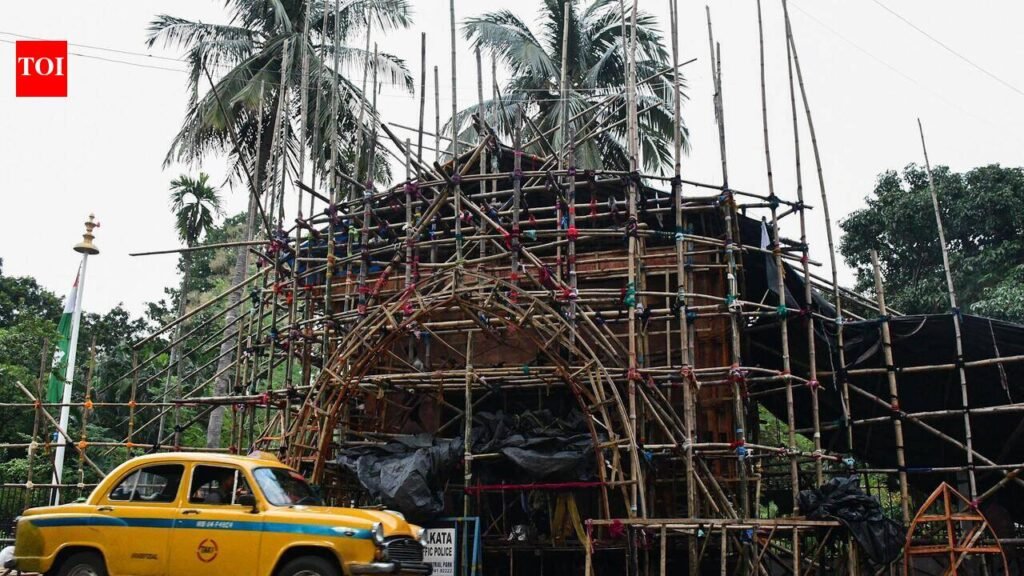 ‘Cops’ puja’ to get theme this year | Kolkata News