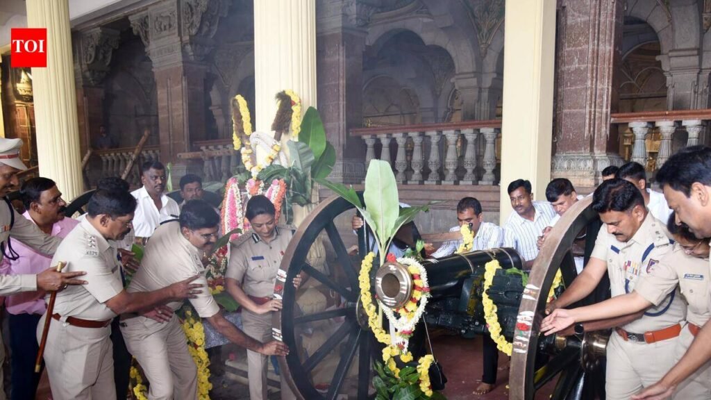 Puja performed for 11 cannons at Mysuru Palace’s Ane Bagilu | Mysuru News