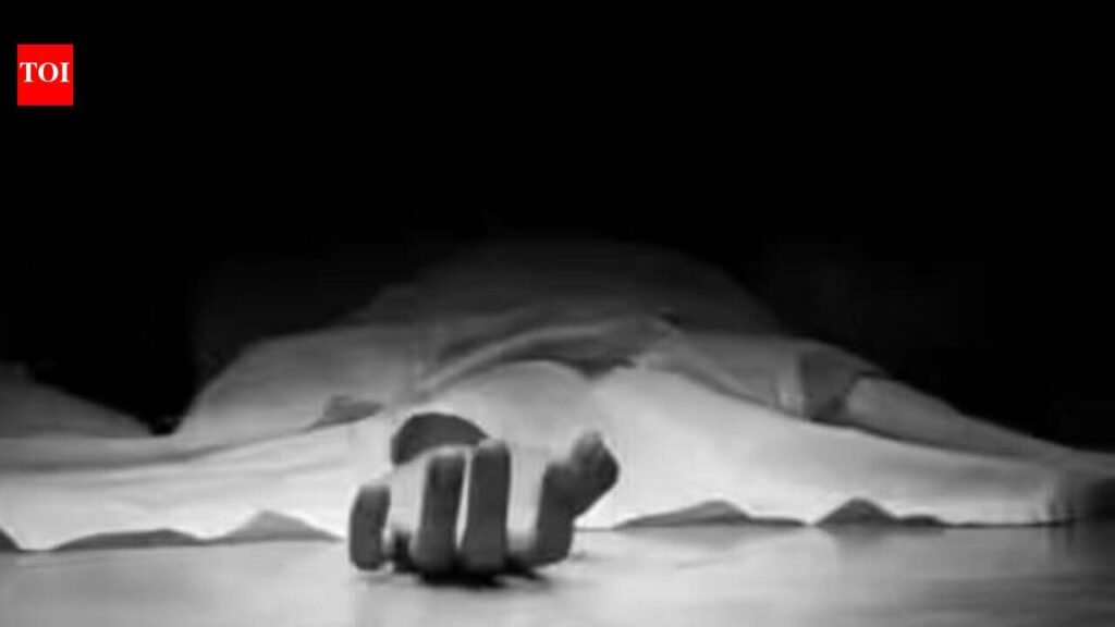 Man kills self by jumping from hotel room | Vadodara News