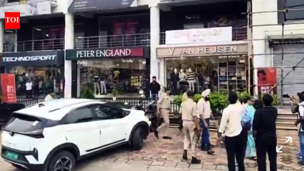 Four injured in Jamshedpur restaurant firing | Ranchi News
