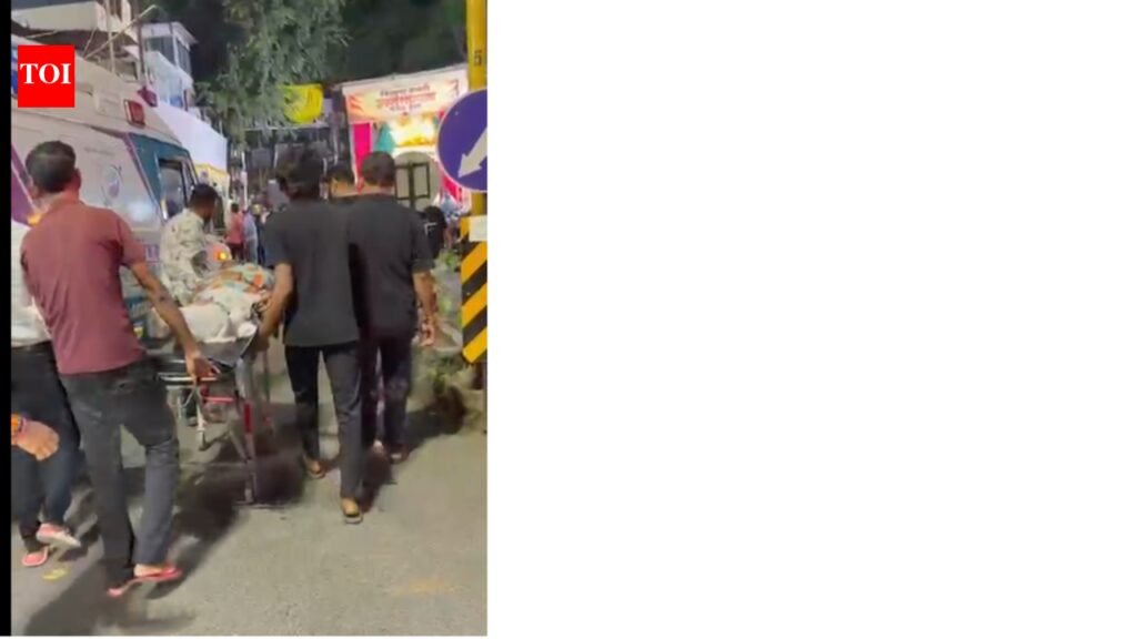 Crowds make way for ambulance near Alka Talkies Chowk, soundbox-laden trolley blocks access to hospital | Pune News