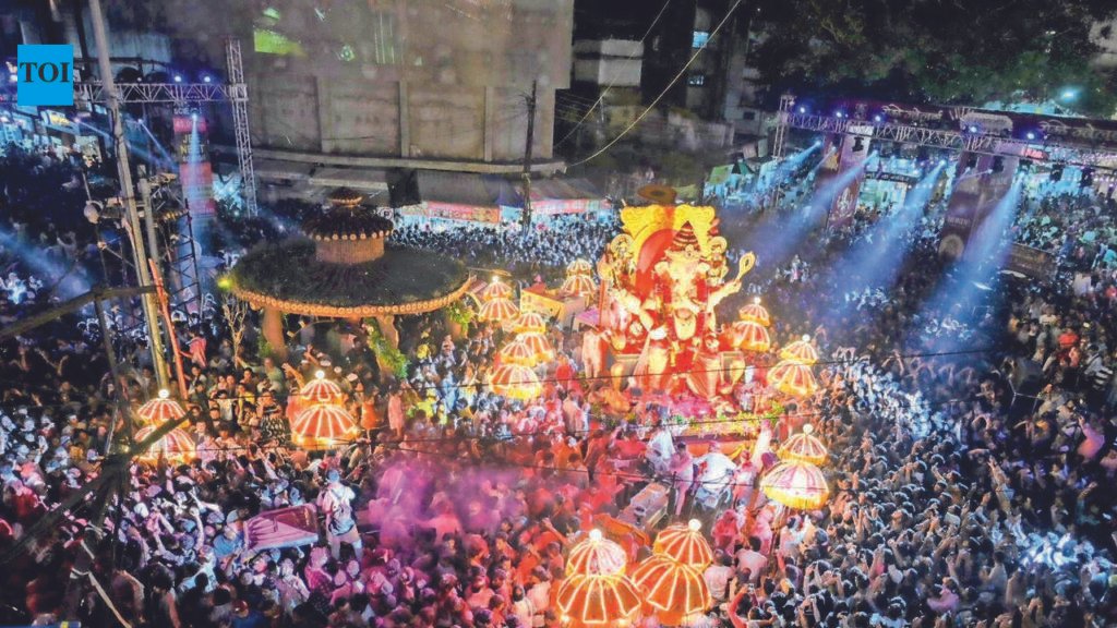 Bappa Bids Adieu, Devotion Hits Crescendo | Nagpur News