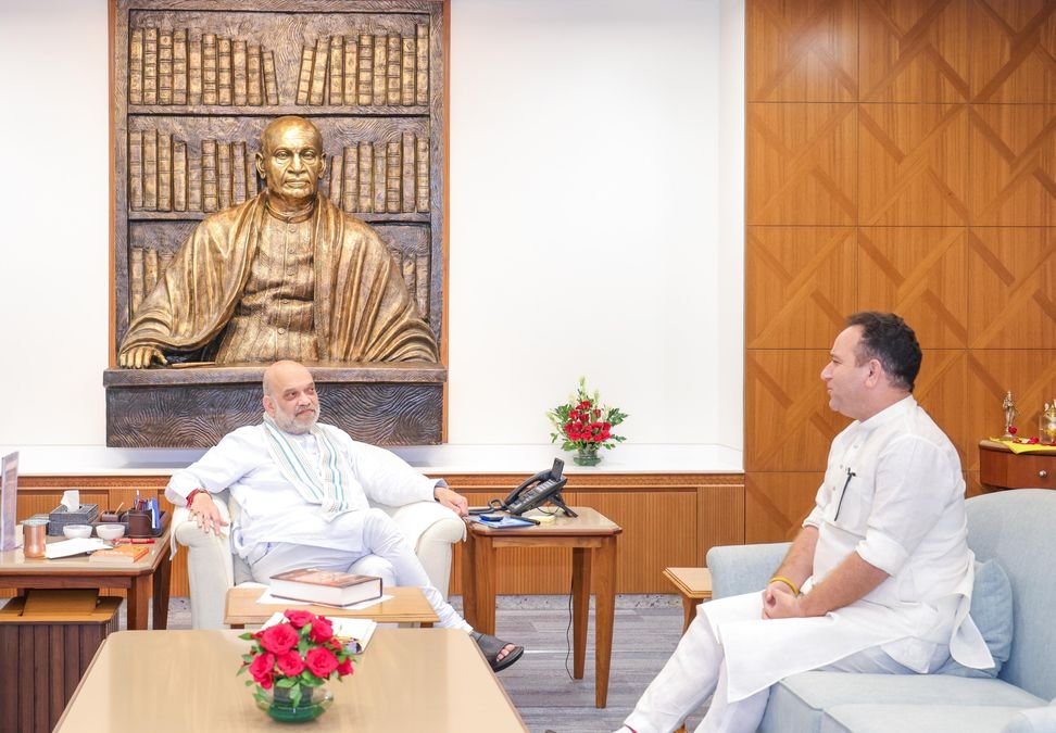 Sharma meets Amit Shah, raises J&K issues