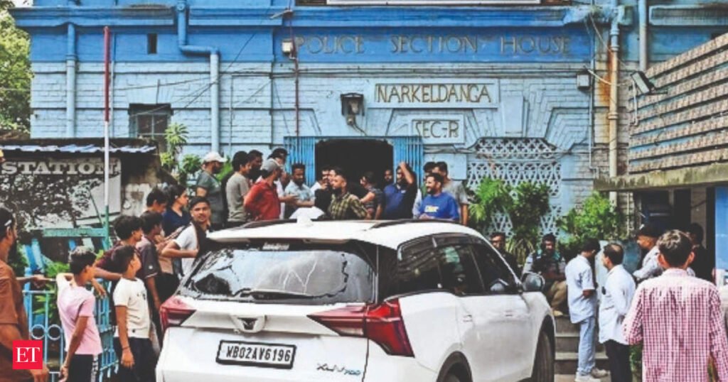 TMC spokesperson Kunal Ghosh alleges attack, takes refuge in police station