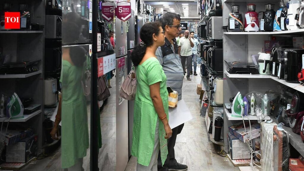 White-goods sellers bank on clearance sale, discounts to bring back festive buyers | Kolkata News