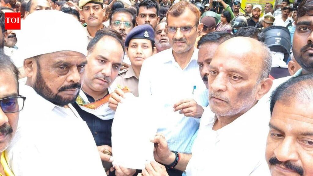 Cong seeks sacking of CEC, cancellation of Varanasi LS poll result | Varanasi News