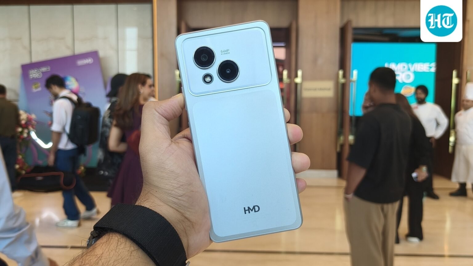 HMD launches Vibe2 Pro 5G under ₹15,000 with 5G, a big battery and a smooth Full HD+ display
(HT Tech)