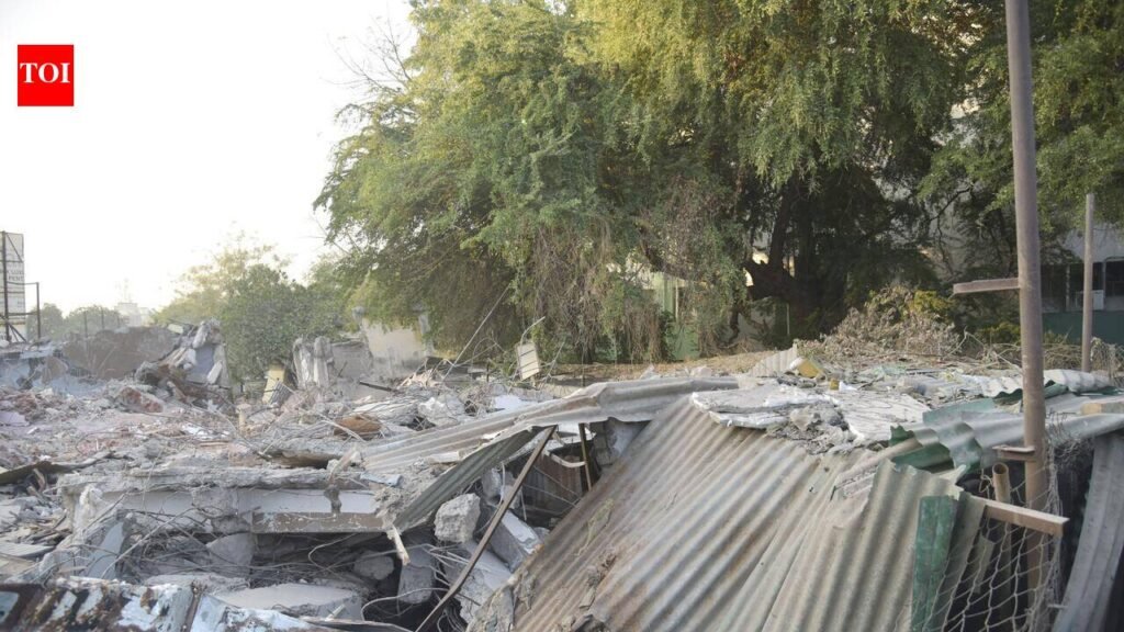 PMRDA to set up anti- encroachment squad; 1,072 illegal structures, hoardings removed | Pune News