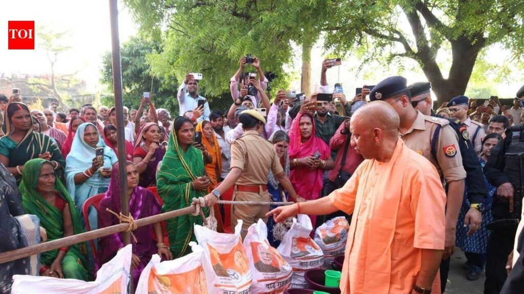 Yogi visits flood-hit Kushinagar; announces Rs 4L ex gratia, housing support | Varanasi News
