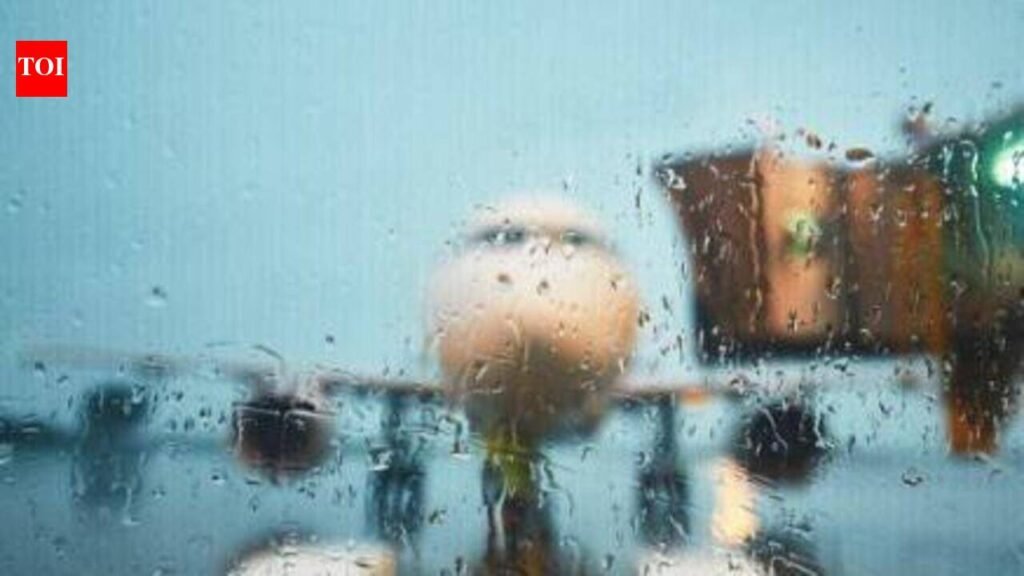 Bad weather hits flight operations in Mumbai, 11 services diverted | Mumbai News
