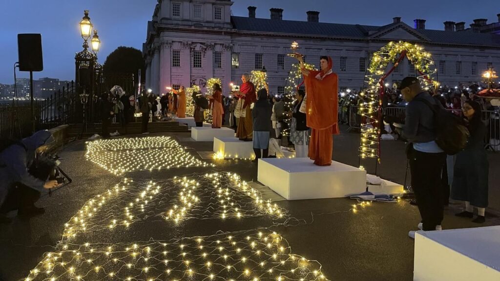 Historic first Ganga Aarti held on River Thames in UK