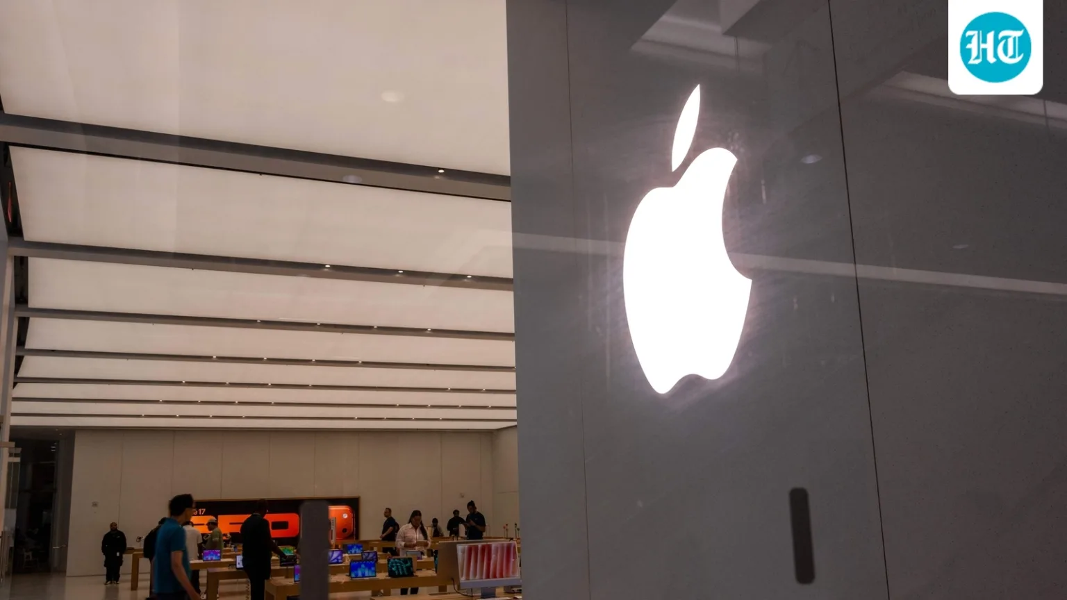 Apple took 7 years to make a foldable iPhone. What was it waiting for?
(HT Tech)