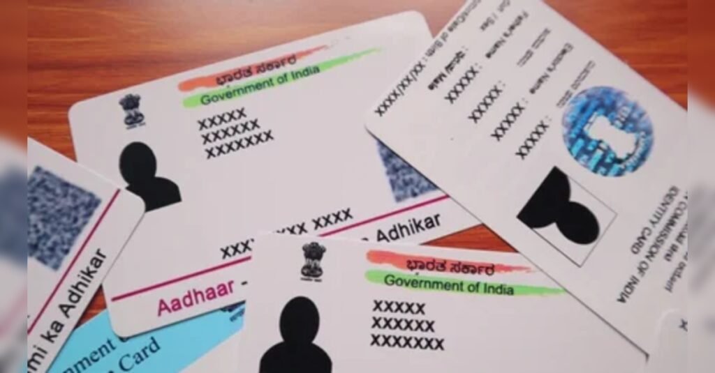 Bureaucracy Resists Aadhaar Linking for CGHS While Poor Face Mandates, ETHealthworld