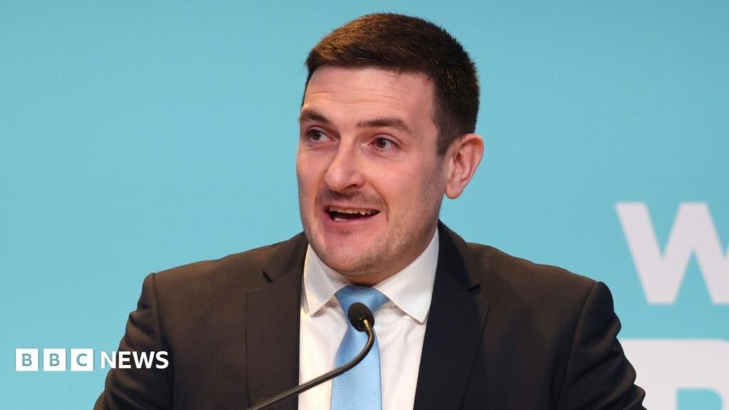 Reform Wales deputy criticises James Evans for leadership claim