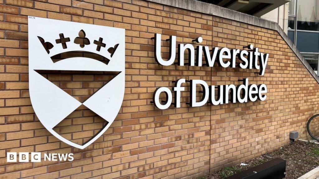 Dundee University staff begin strike on day one of new term