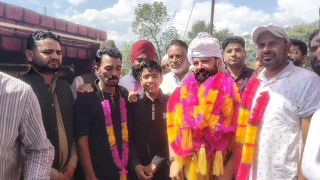 Ajaz Jan lays foundation for 18.17-cr roads in Poonch