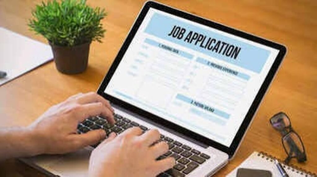 Over 3.2 lakh job seekers registered on J&K employment portal
