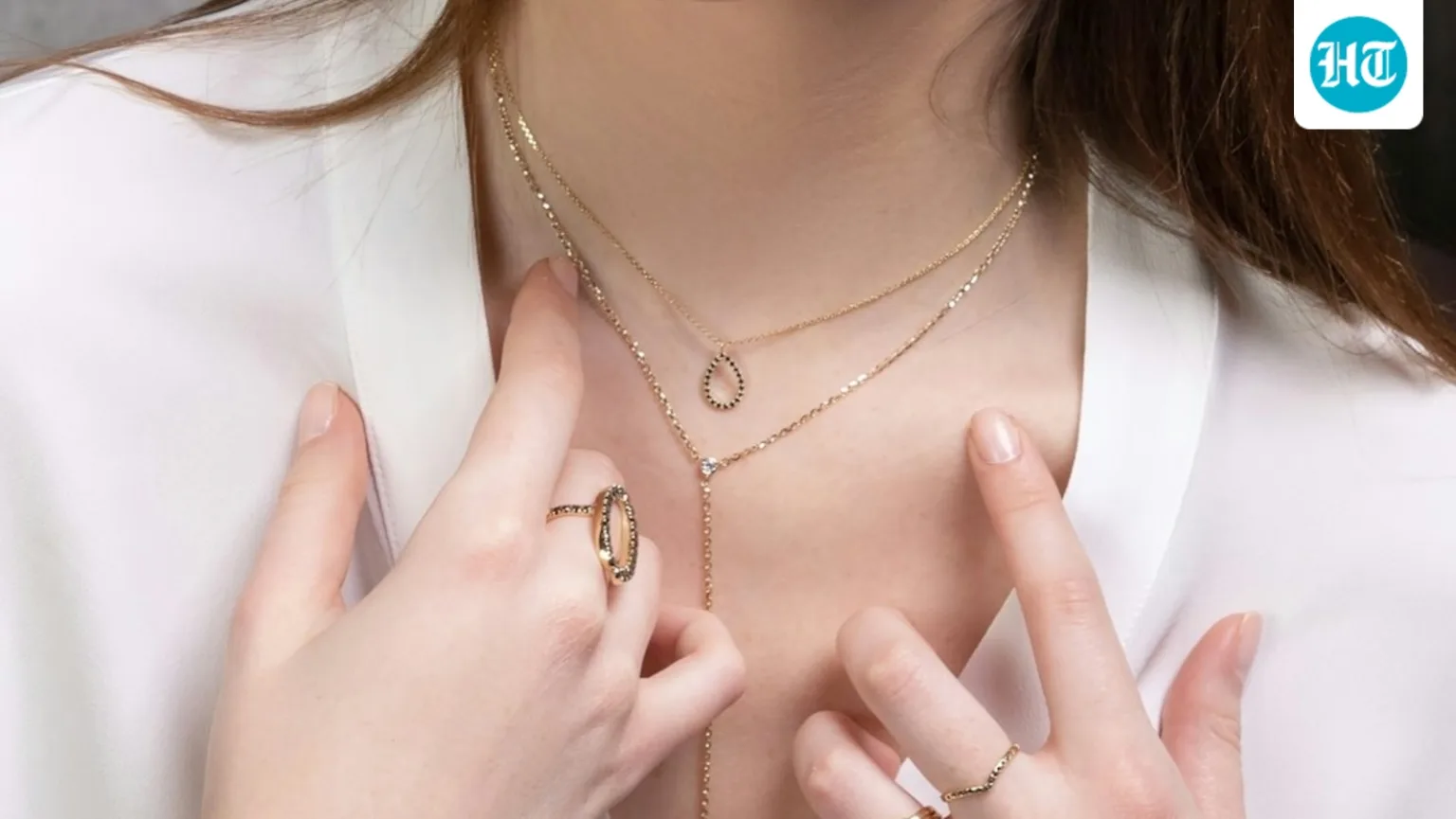 From necklaces to bangles: How to layer festive jewellery without creating a cluttered festive look