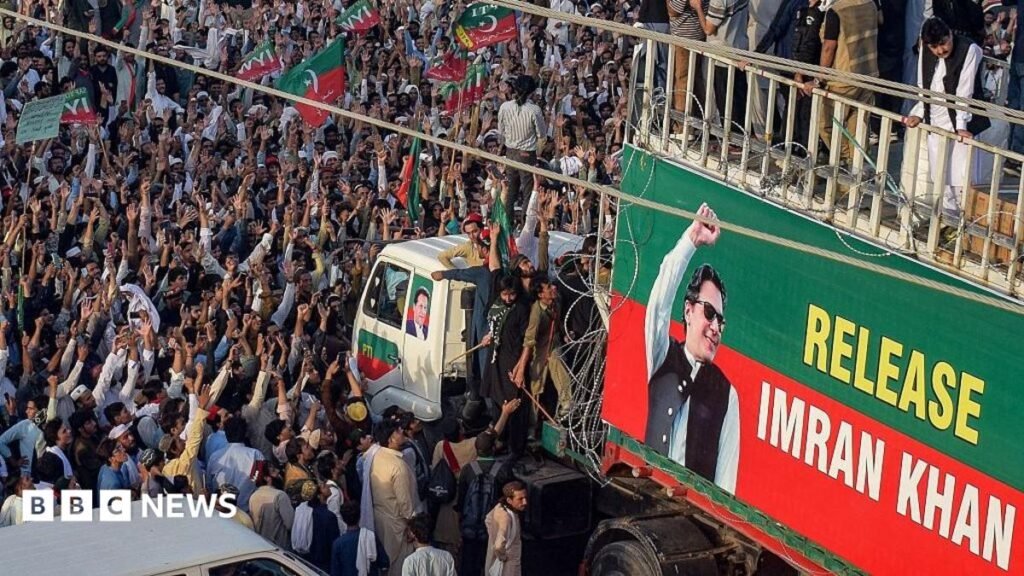 Imran Khan: Supporters of jailed ex-PM march to Pakistan capital
