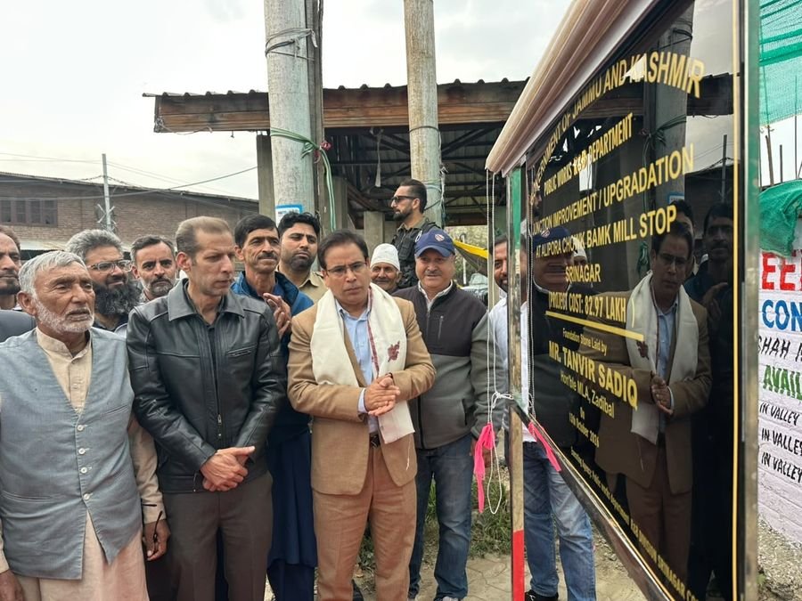 Tanvir Sadiq Lays Foundation Stone for Rs 82.97 Lakh Alipora Chowk Upgradation Project