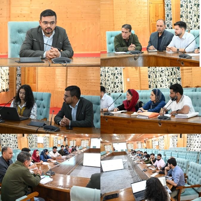 DC Kulgam reviews implementation of Mission YUVA