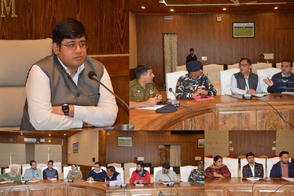 DC Budgam reviews Revenue Services, AgriStack Progress